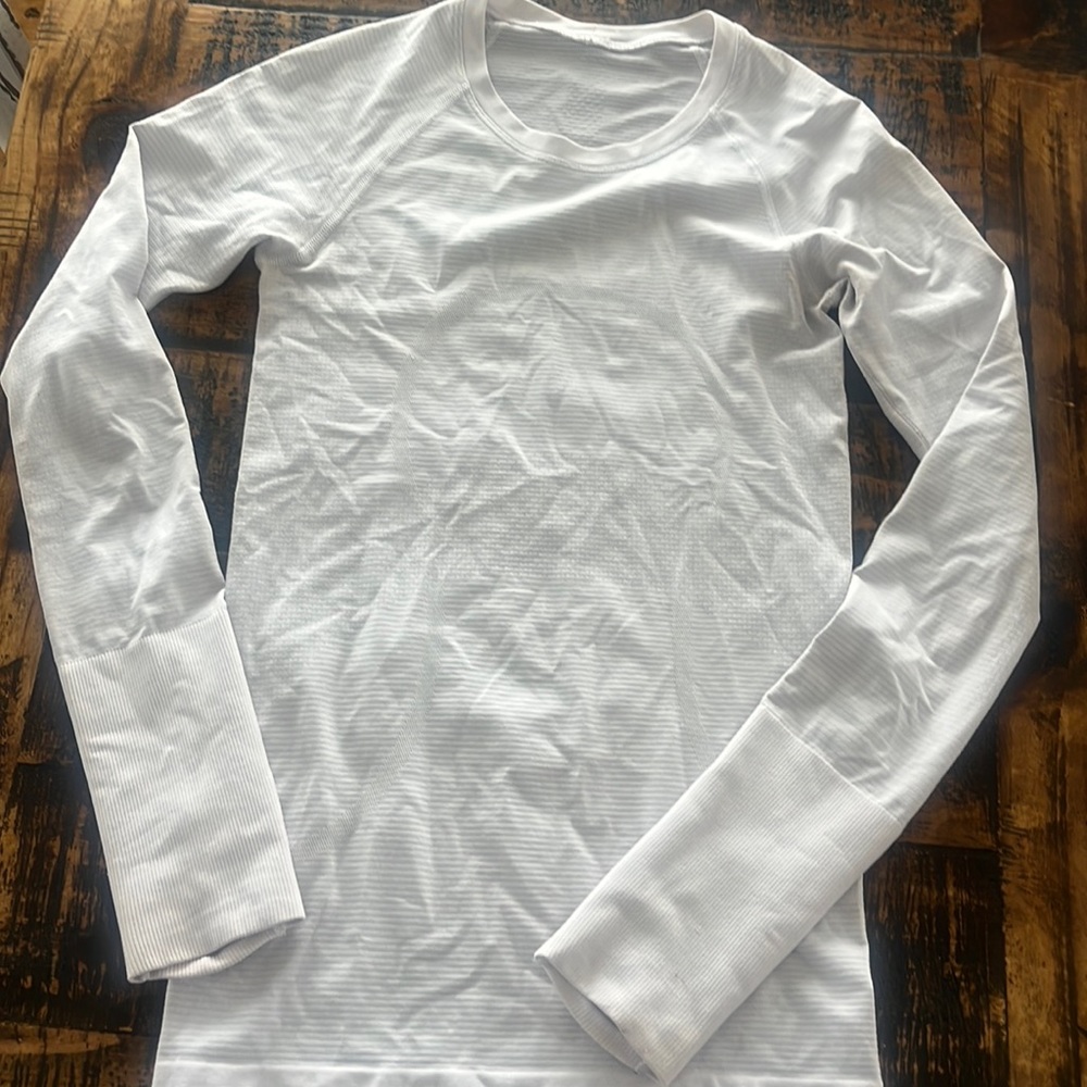 white lululemon swiftly tech